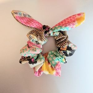 👯 3/$12. Scrunchie with Bow. New.